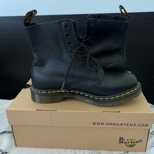 1460 Doc Martens PASCAL LEATHER BOOTS